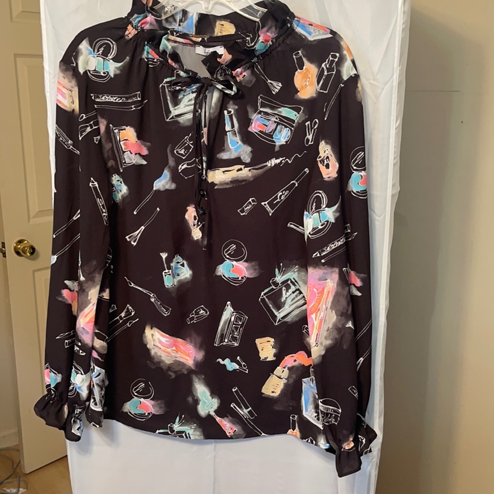 Long sleeve elegant blouse. Italy made. New.